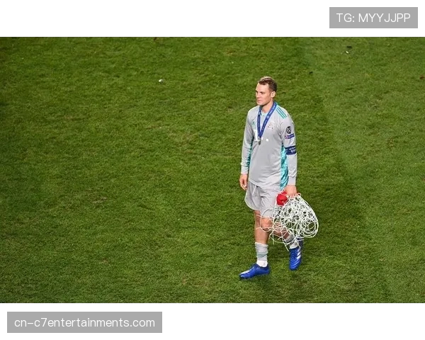 弗里克质疑大都会球场草坪高度，欧足联规定不得超过30毫米网页